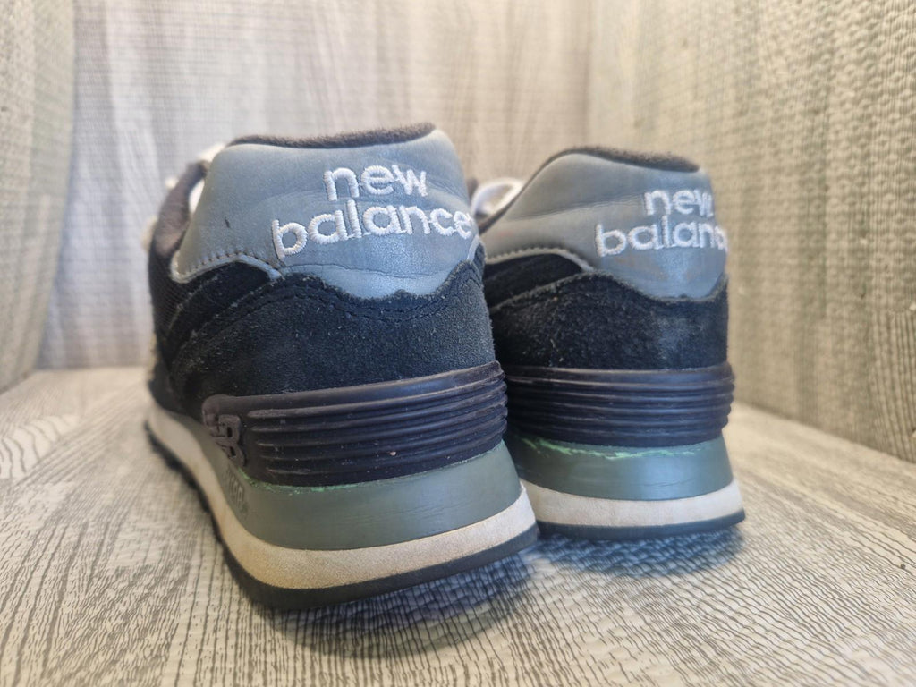 New Balance  574  Black Silver White Colourway Ladies Trainers Uk Size 5 Gc