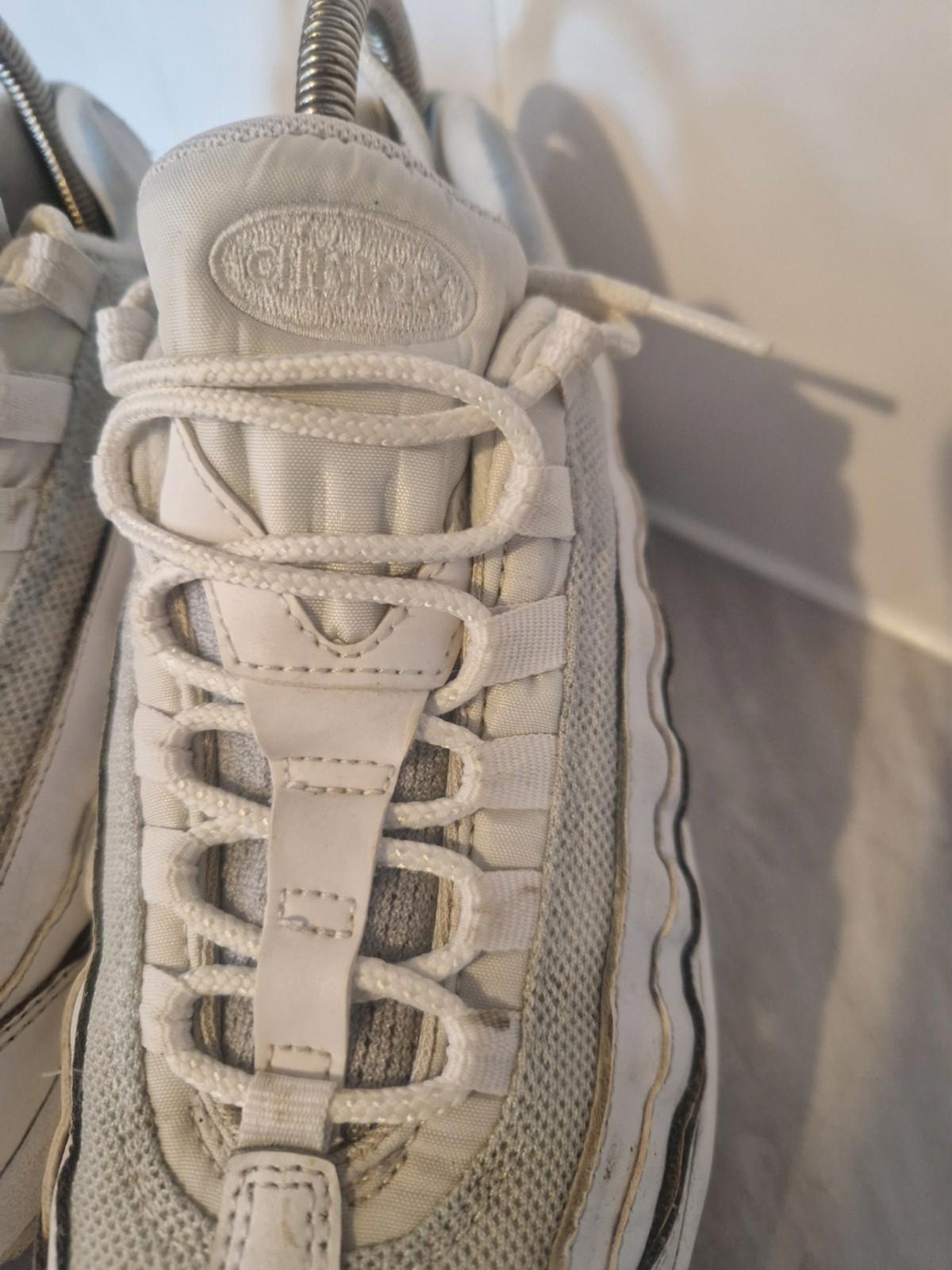 Nike Air Max 95 GS White CJ3906-100 Uk Size 6 Gc