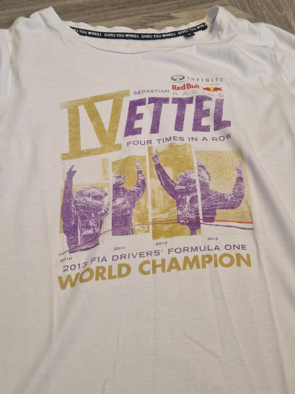 Sebastian Vettal F1  2013 Championships T-Shirt Uk M Memorabilia  Gc
