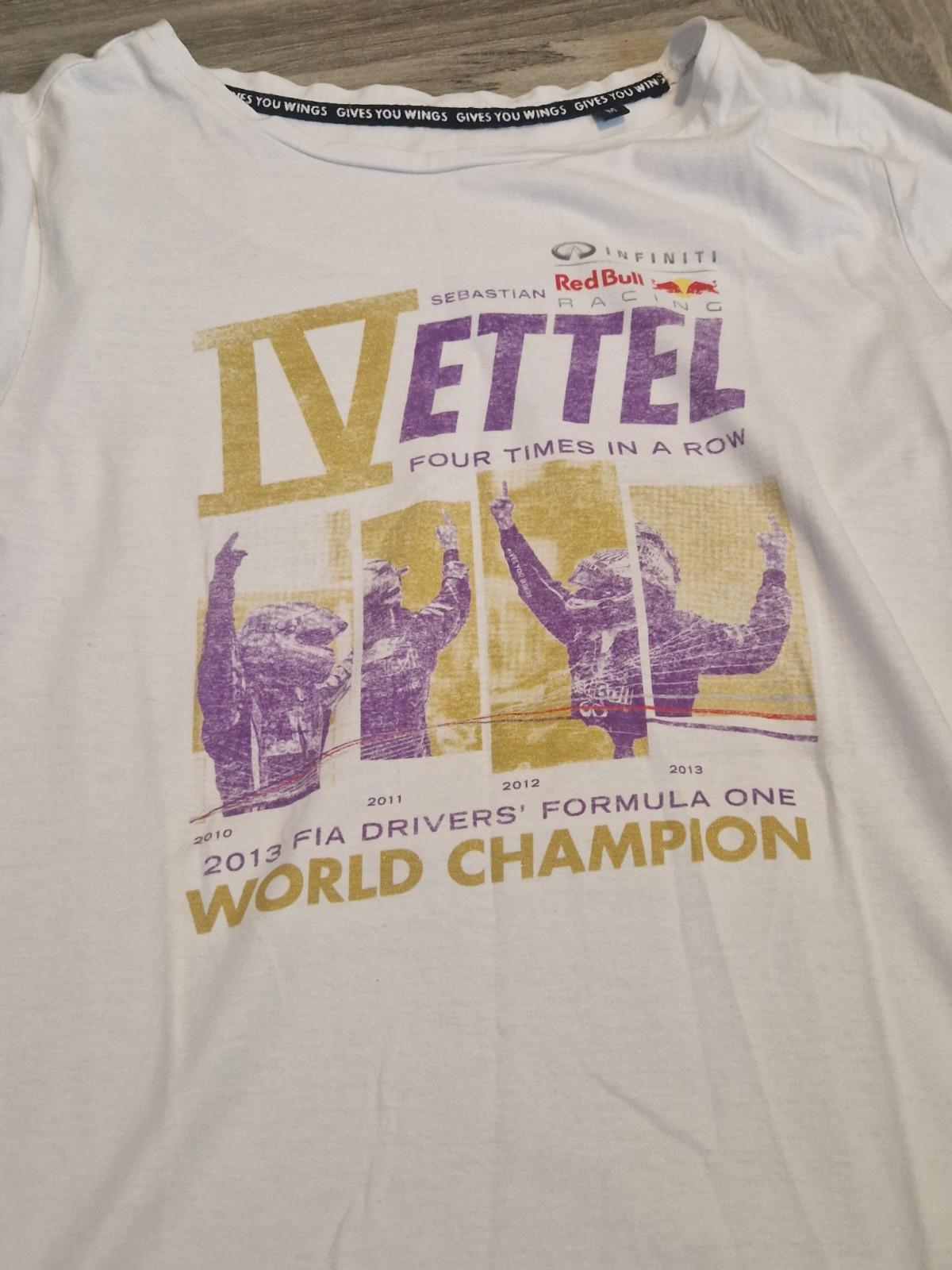 Sebastian Vettal F1  2013 Championships T-Shirt Uk M Memorabilia  Gc