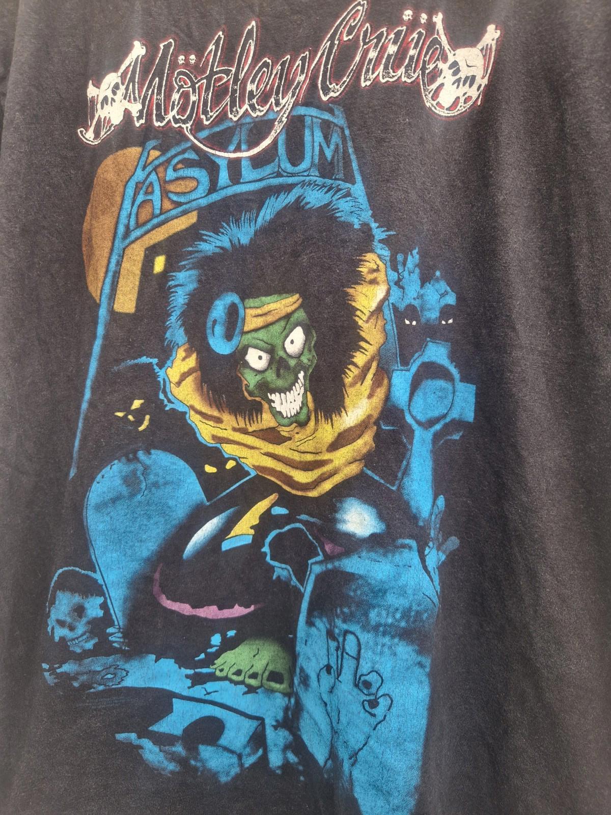 Vintage Motely Crue Asylum  Music Memorabilia  T- Shirt On A Gildan  Tag Uk Xl