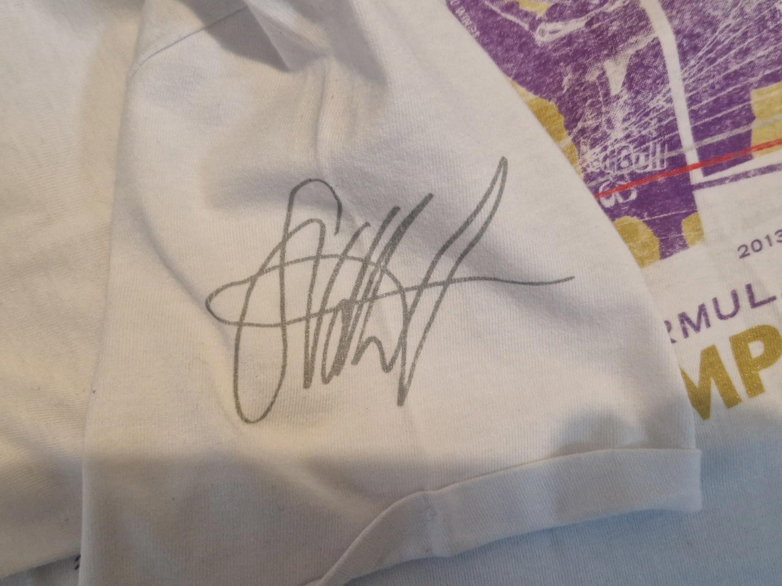 Sebastian Vettal F1  2013 Championships T-Shirt Uk M Memorabilia  Gc