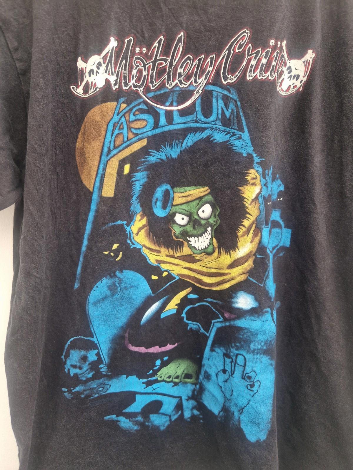 Vintage Motely Crue Asylum  Music Memorabilia  T- Shirt On A Gildan  Tag Uk Xl