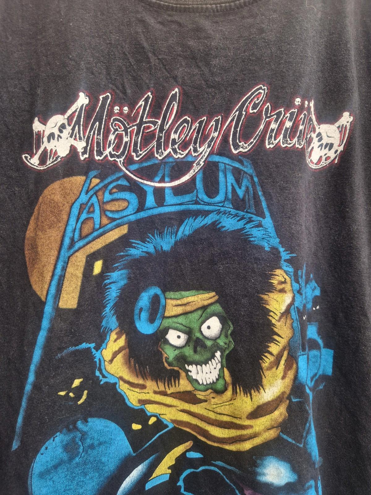 Vintage Motely Crue Asylum  Music Memorabilia  T- Shirt On A Gildan  Tag Uk Xl