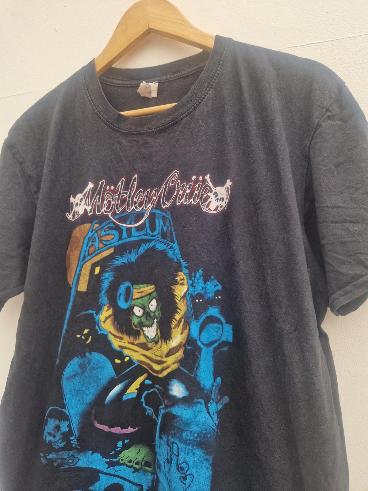 Vintage Motely Crue Asylum  Music Memorabilia  T- Shirt On A Gildan  Tag Uk Xl