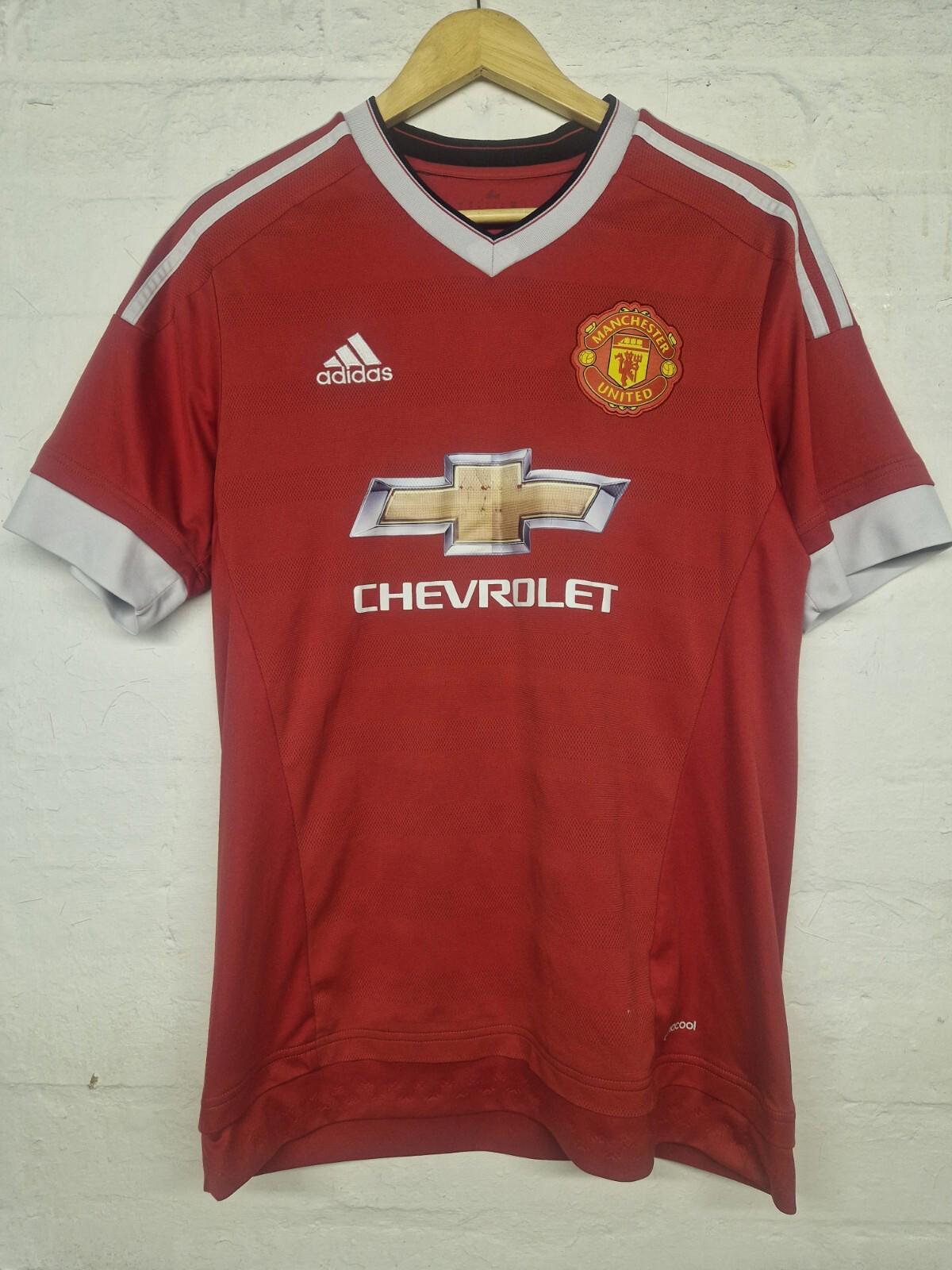 Manchester United 2015-2016 Home Football Shirt Short Sleeve Red Size Medium
