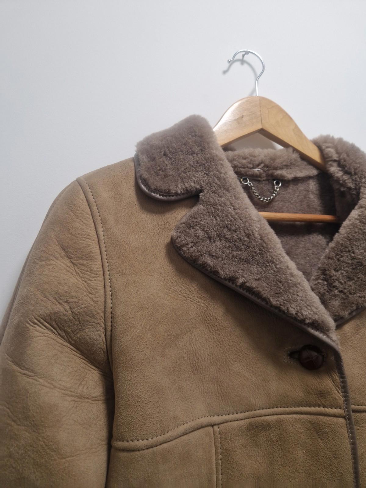 vintage real sheepskin Brown suede Ladies coat by moorlands Pit To Pit 21" Uk 14
