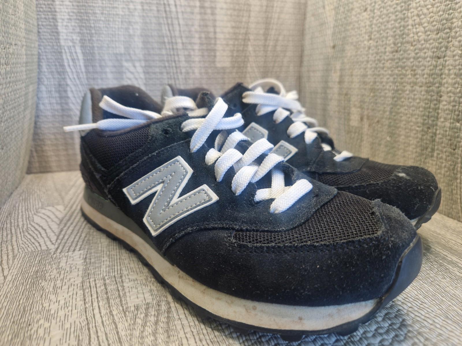 New Balance  574  Black Silver White Colourway Ladies Trainers Uk Size 5 Gc