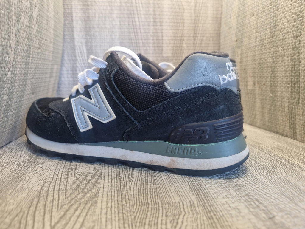 New Balance  574  Black Silver White Colourway Ladies Trainers Uk Size 5 Gc