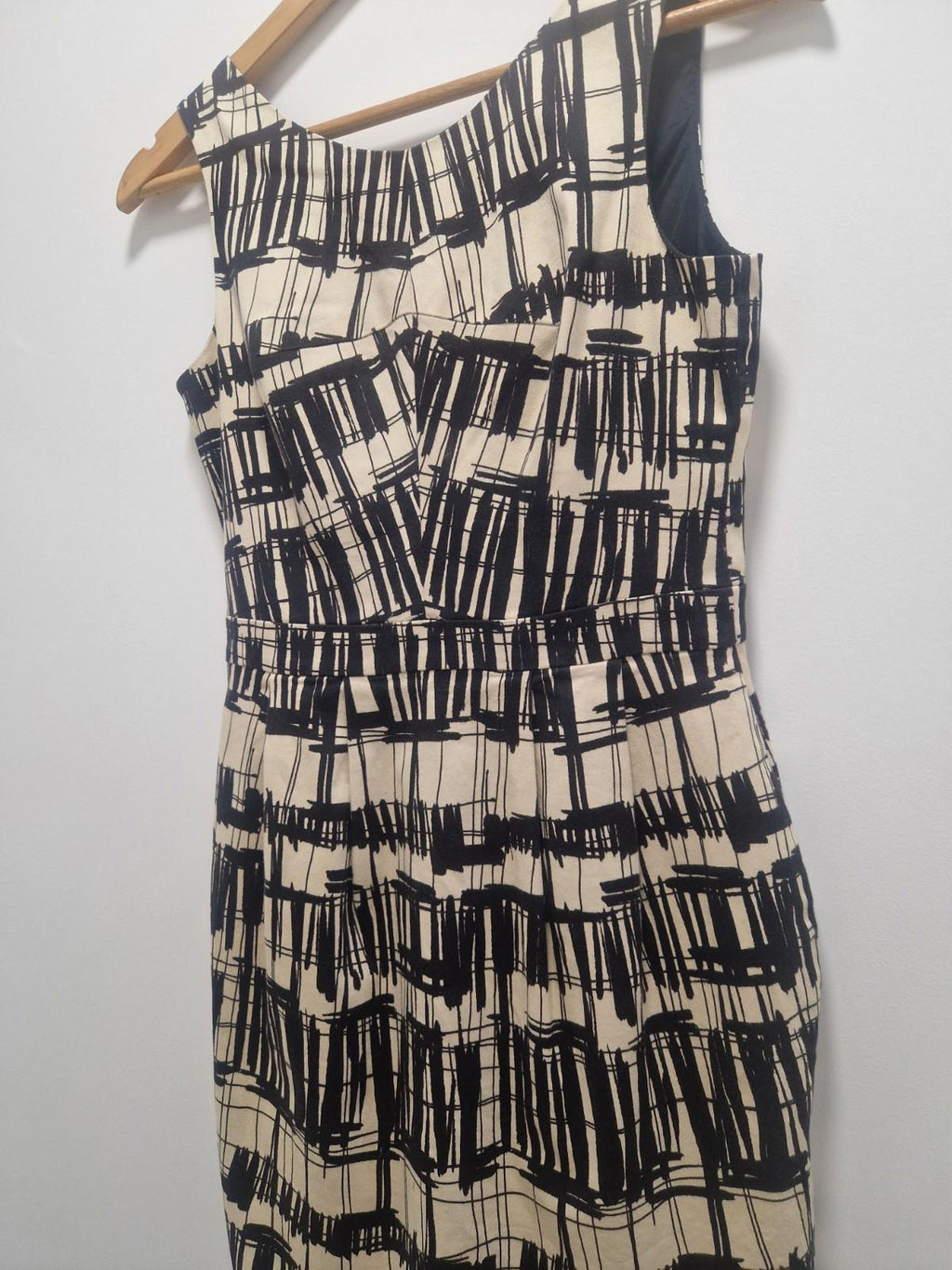 Coast Women's Beige and Black Fitted Lined Dress Size UK 8 Gc