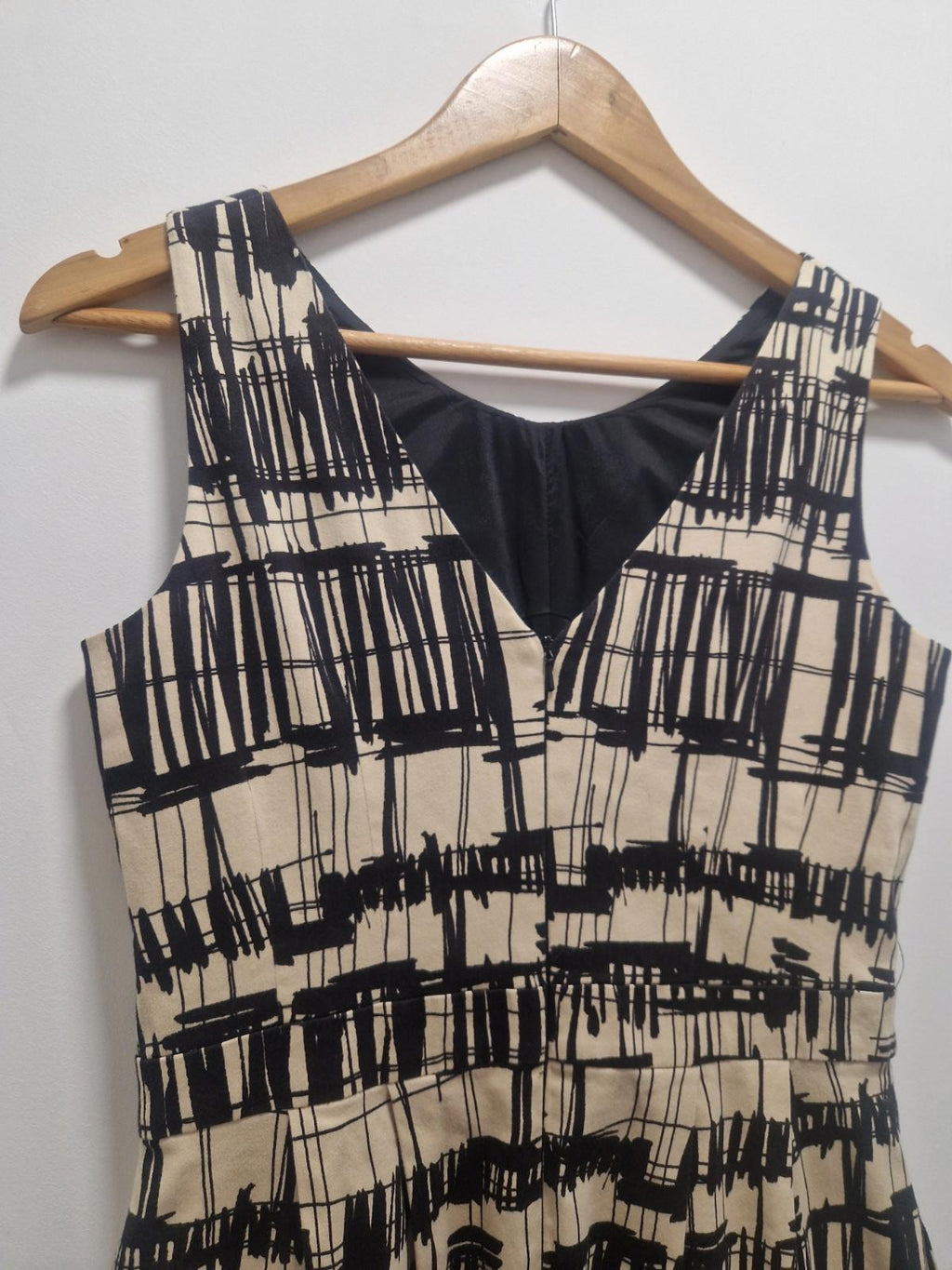 Coast Women's Beige and Black Fitted Lined Dress Size UK 8 Gc