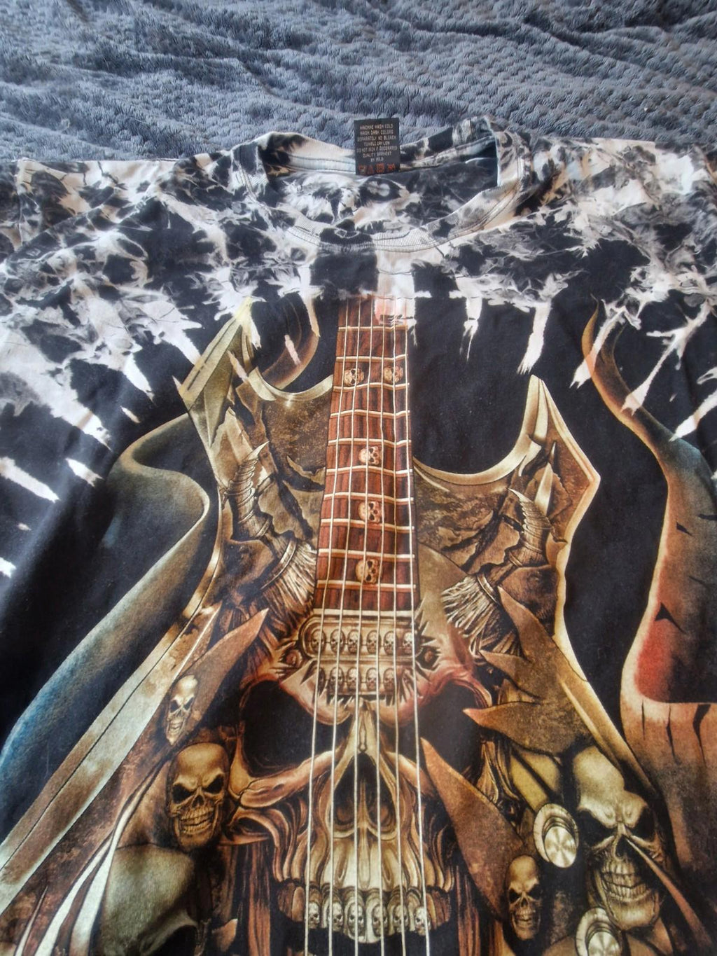 Hell Time Electric Guitar Skull Glow in Dark Graphic Tee Uk XXl On A Wild Tag