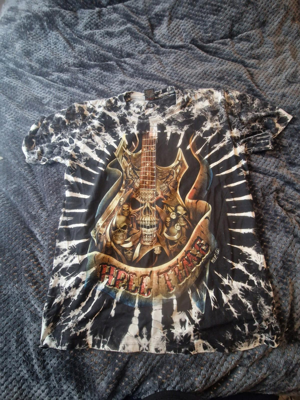 Hell Time Electric Guitar Skull Glow in Dark Graphic Tee Uk XXl On A Wild Tag