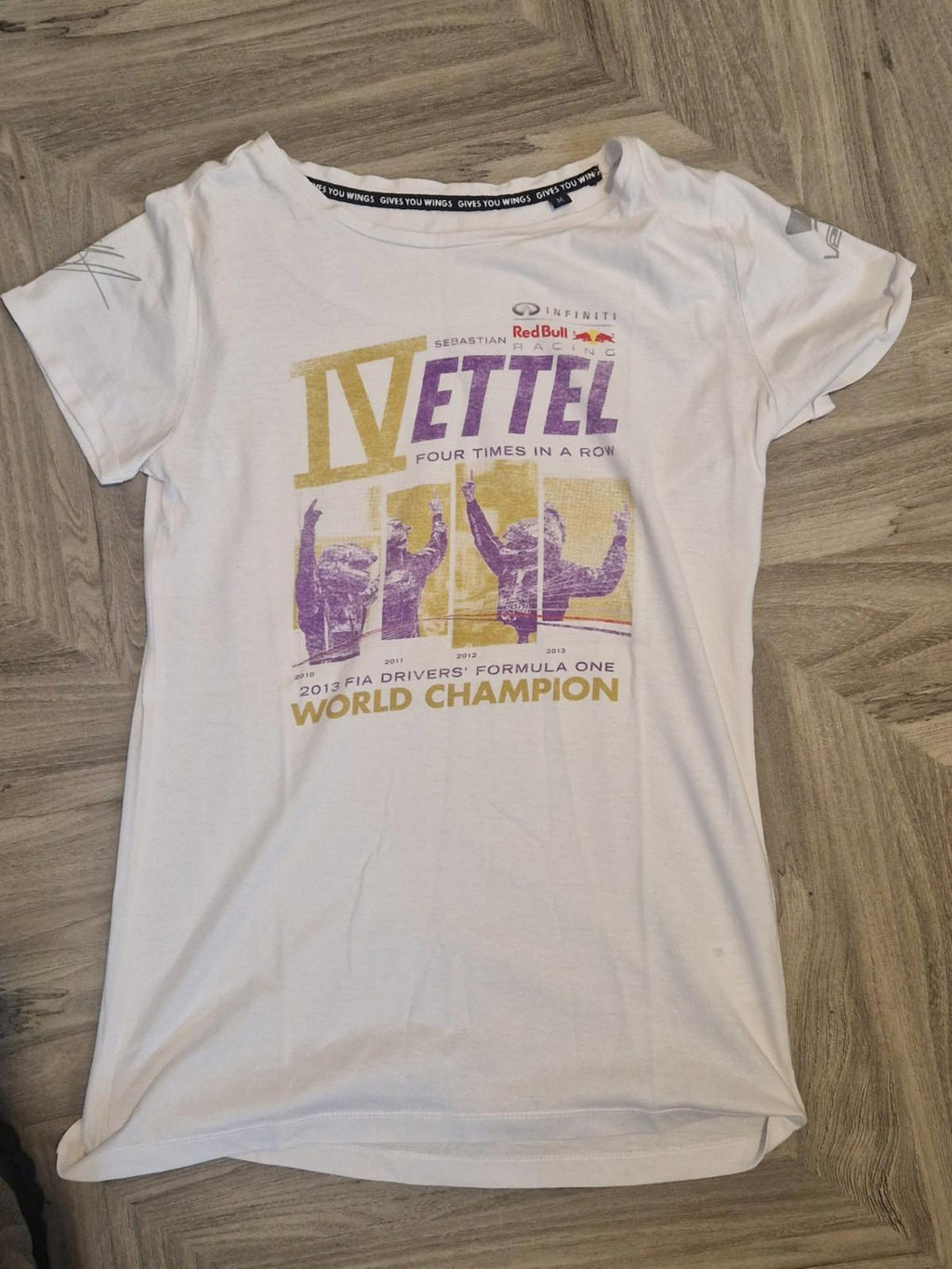 Sebastian Vettal F1  2013 Championships T-Shirt Uk M Memorabilia  Gc
