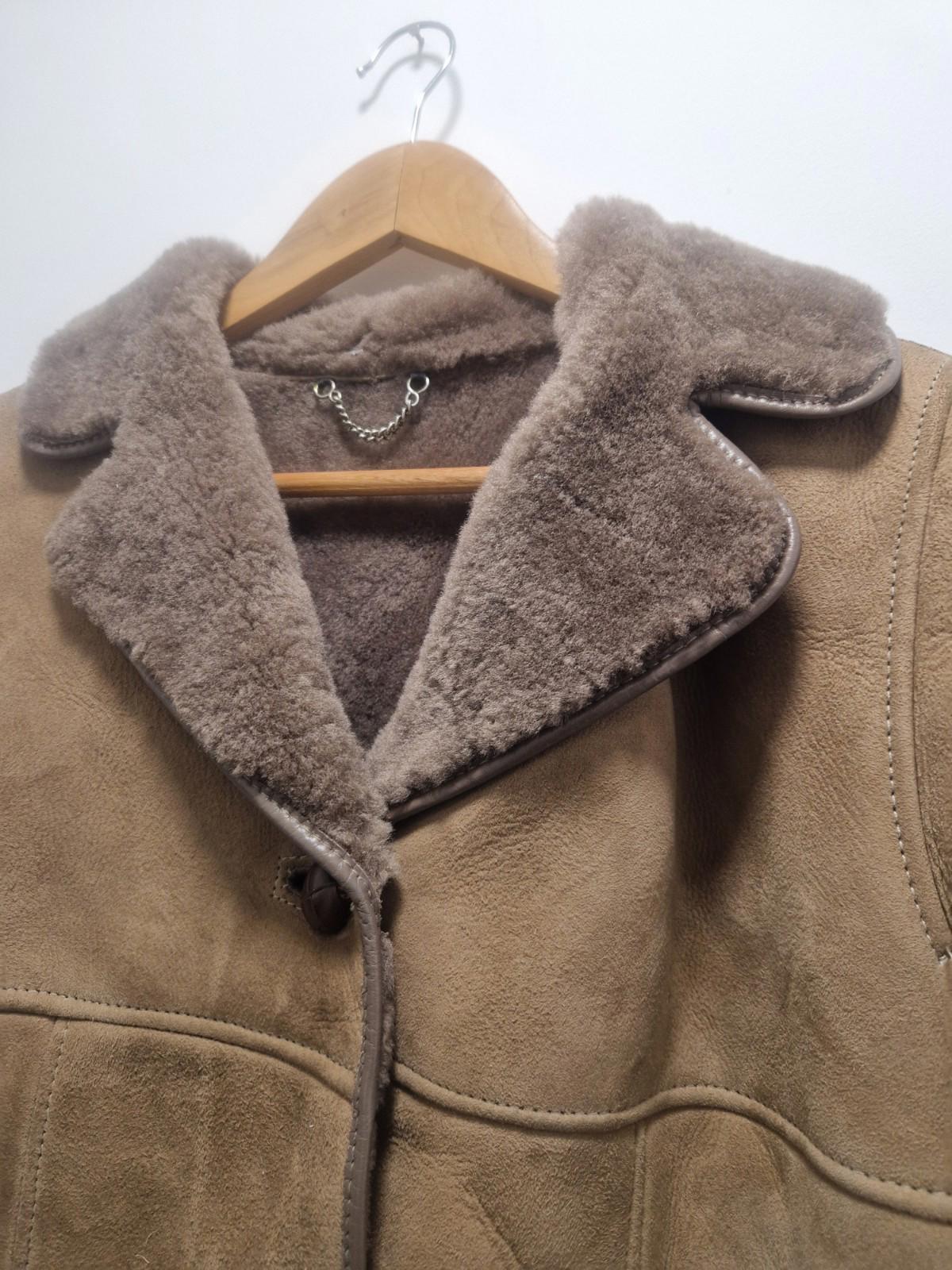vintage real sheepskin Brown suede Ladies coat by moorlands Pit To Pit 21" Uk 14
