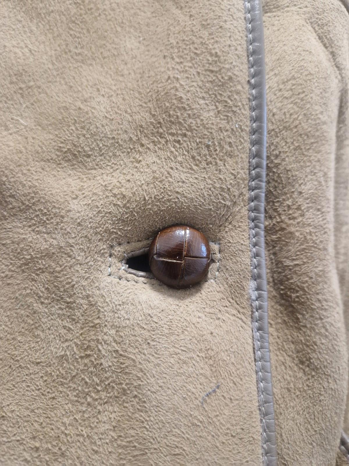 vintage real sheepskin Brown suede Ladies coat by moorlands Pit To Pit 21" Uk 14