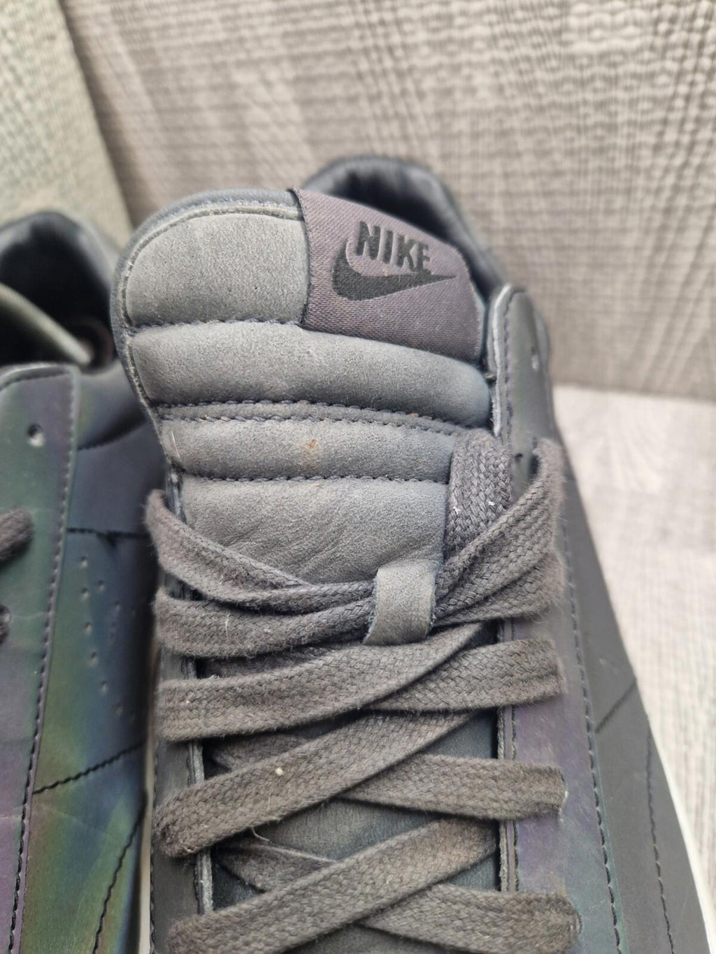 Nike 2005  Ultra Premium Black  Iridescent trainers uk size 12 Vgc