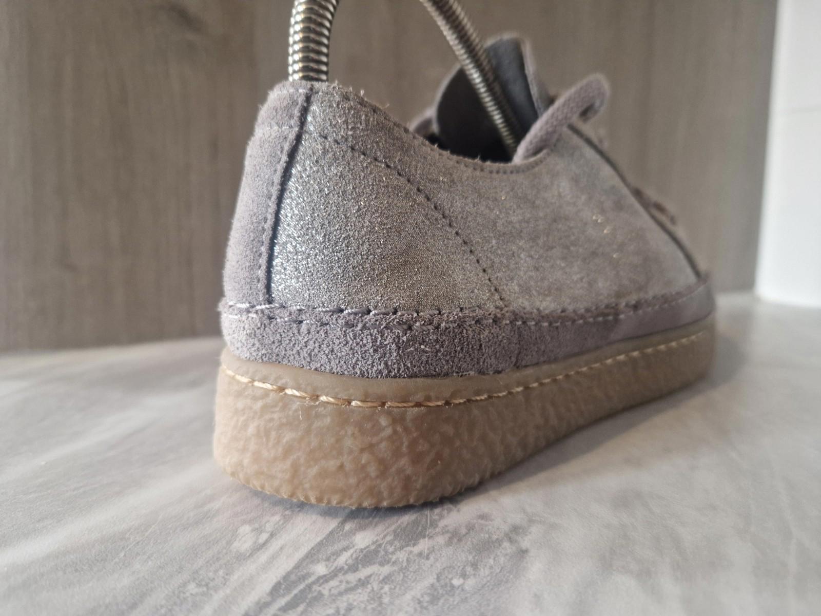 Clarks Barleigh lace silver glitter grey  Suede shoe Gum Sole Uk Size 6.5 Gc