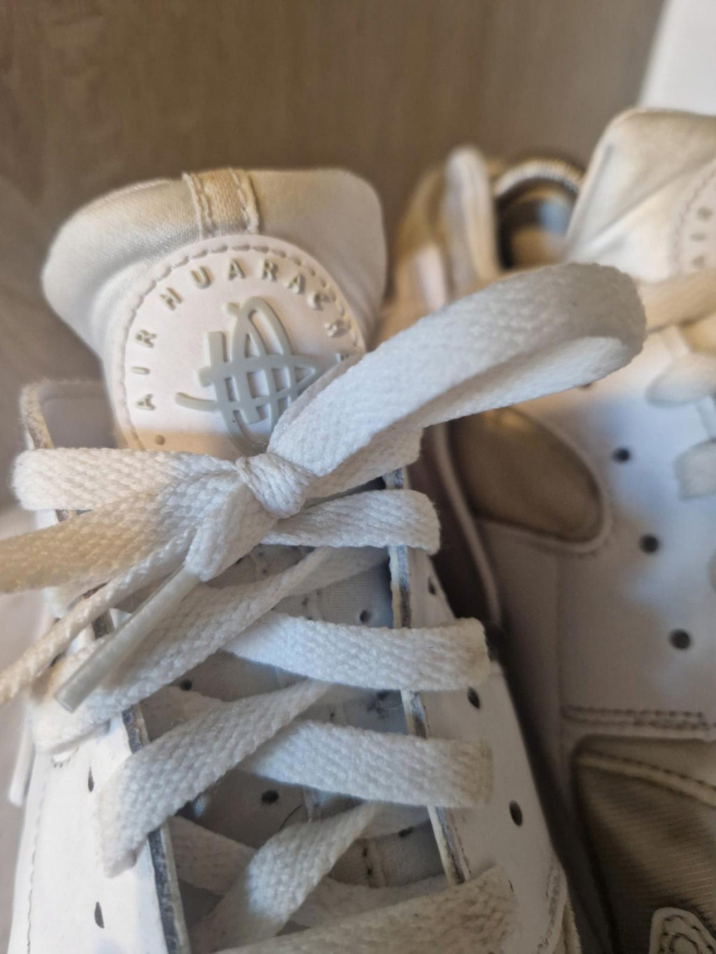 Nike Air Huarache Triple White Trainer Sneakers Mens Uk Size 11 Gc