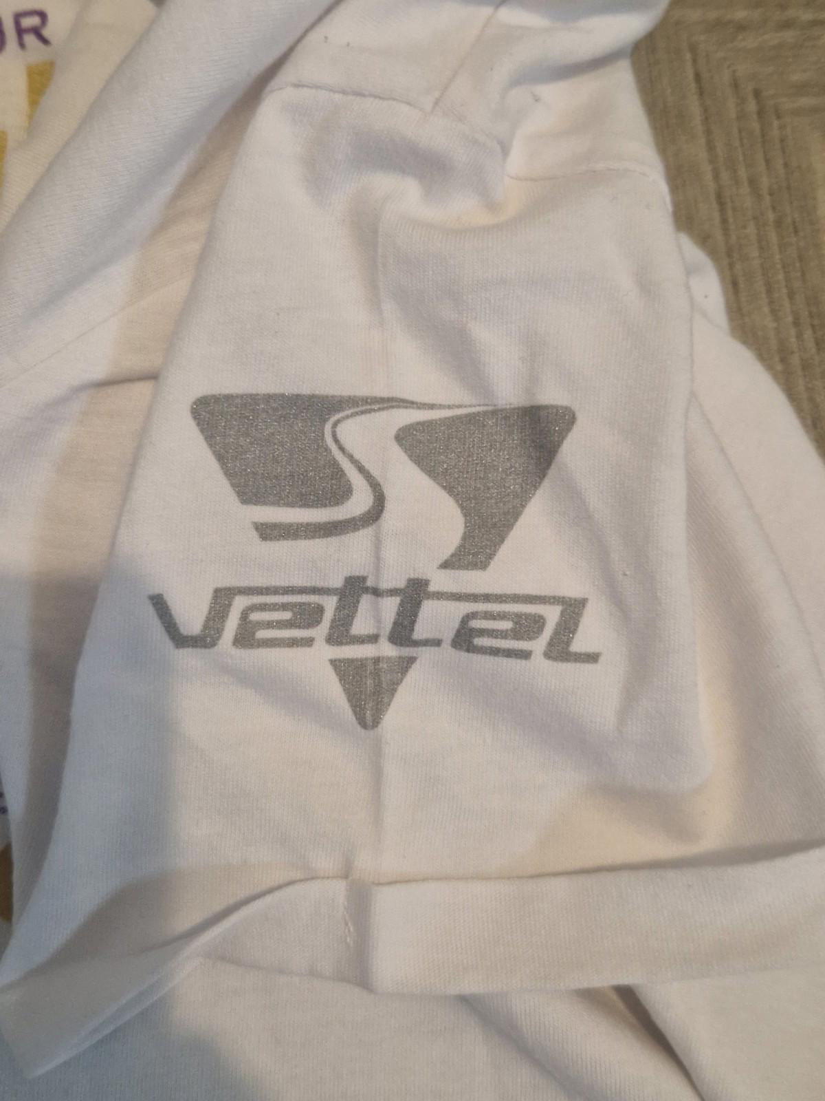 Sebastian Vettal F1  2013 Championships T-Shirt Uk M Memorabilia  Gc