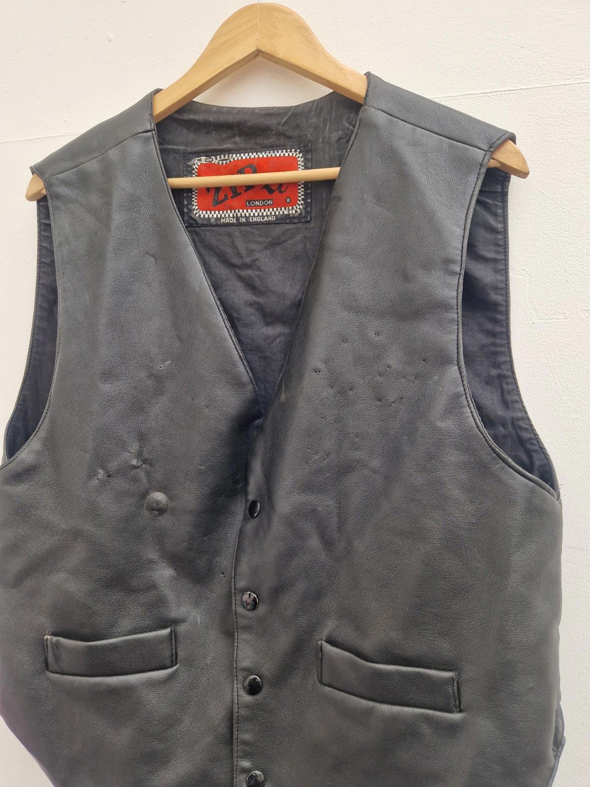 Zip It London  Leather Biker Waistcoat  Some Marks From Pin Badges Uk L 20"  P2P