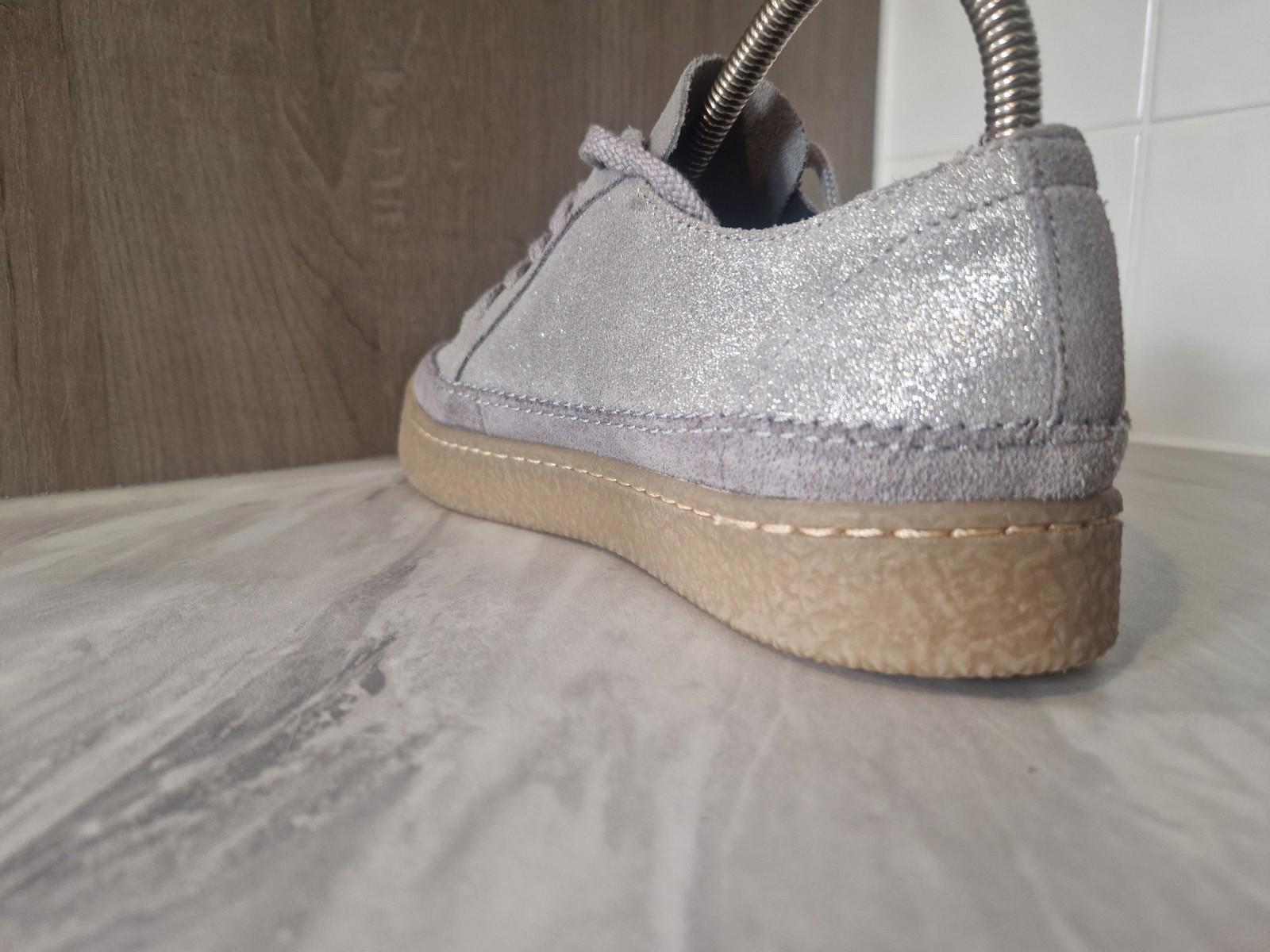Clarks Barleigh lace silver glitter grey  Suede shoe Gum Sole Uk Size 6.5 Gc