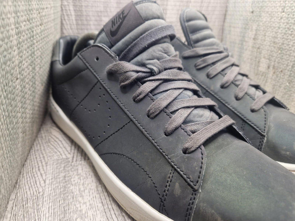 Nike 2005  Ultra Premium Black  Iridescent trainers uk size 12 Vgc