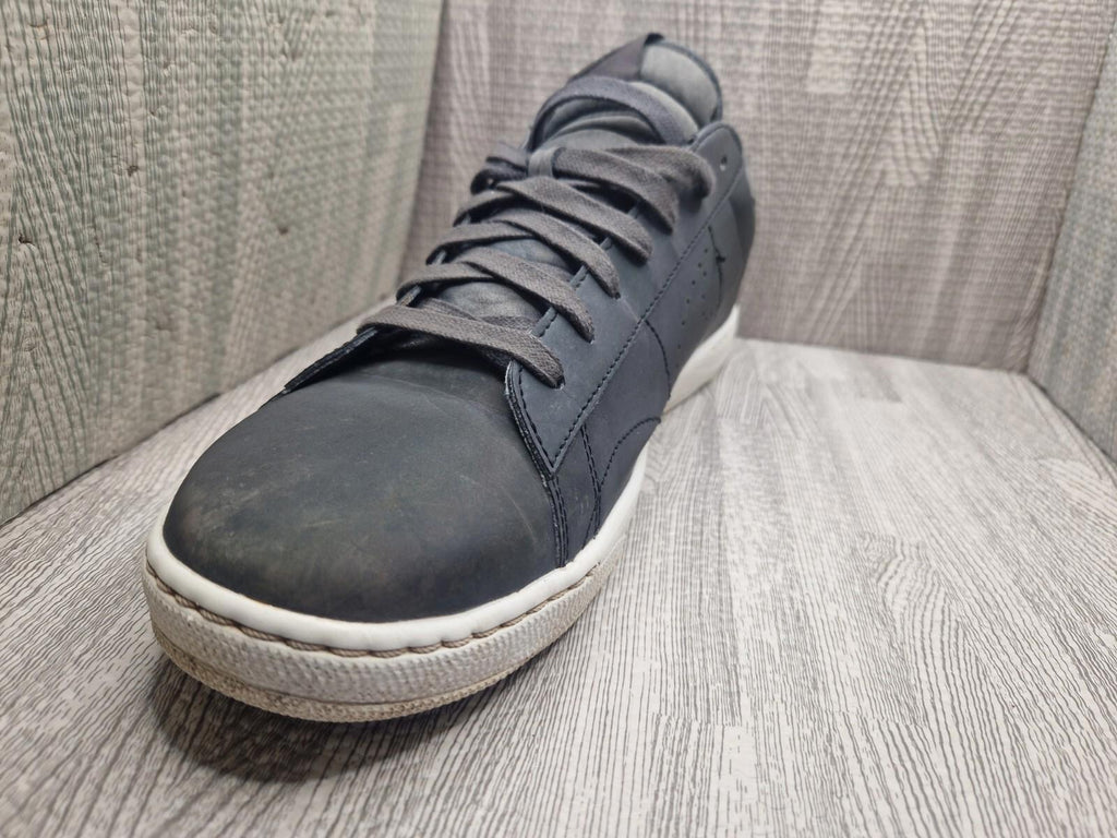 Nike 2005  Ultra Premium Black  Iridescent trainers uk size 12 Vgc