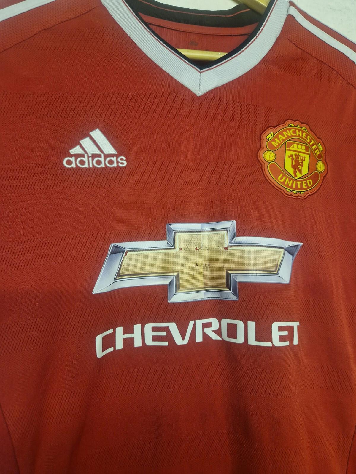 Manchester United 2015-2016 Home Football Shirt Short Sleeve Red Size Medium