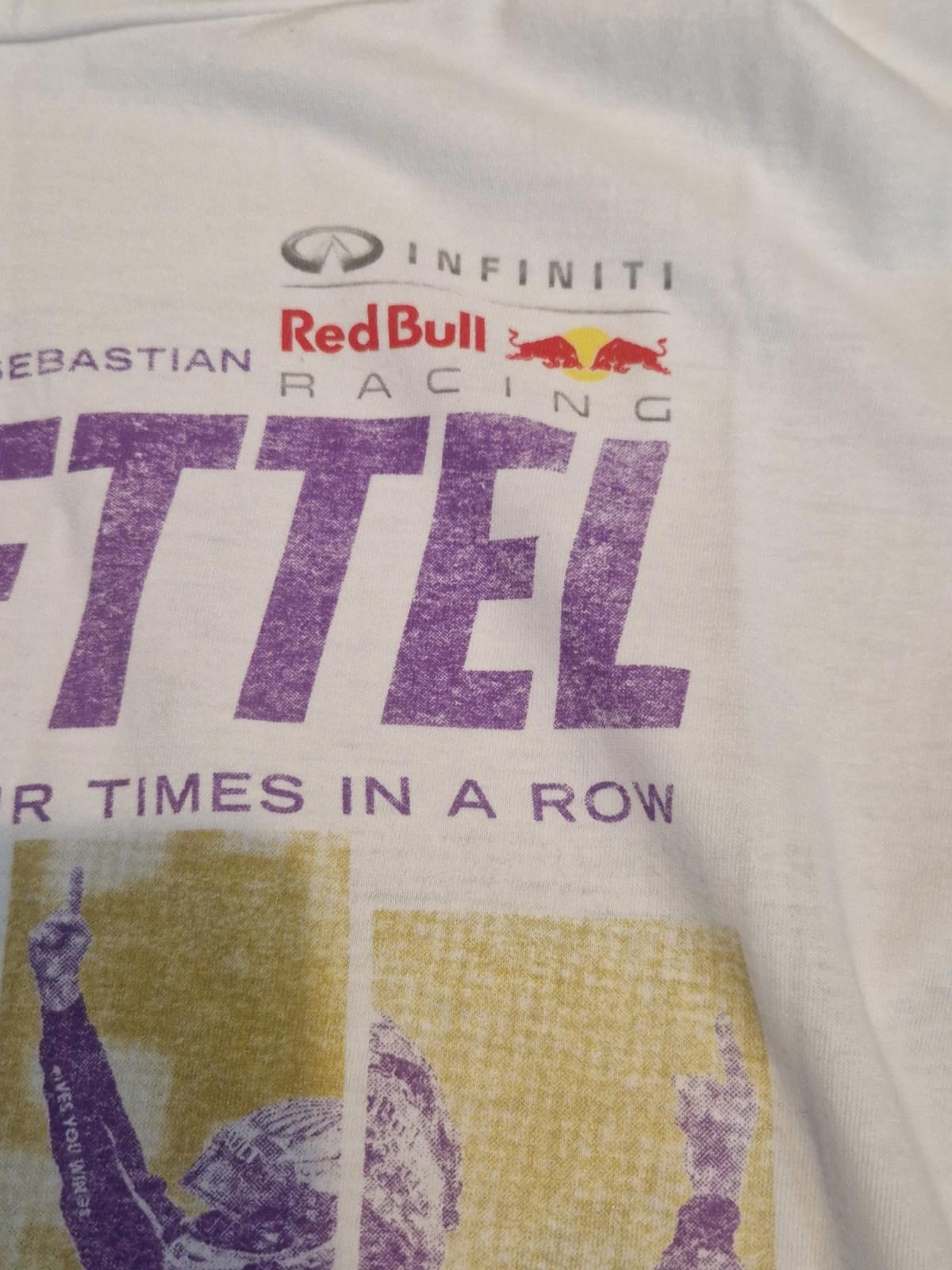 Sebastian Vettal F1  2013 Championships T-Shirt Uk M Memorabilia  Gc