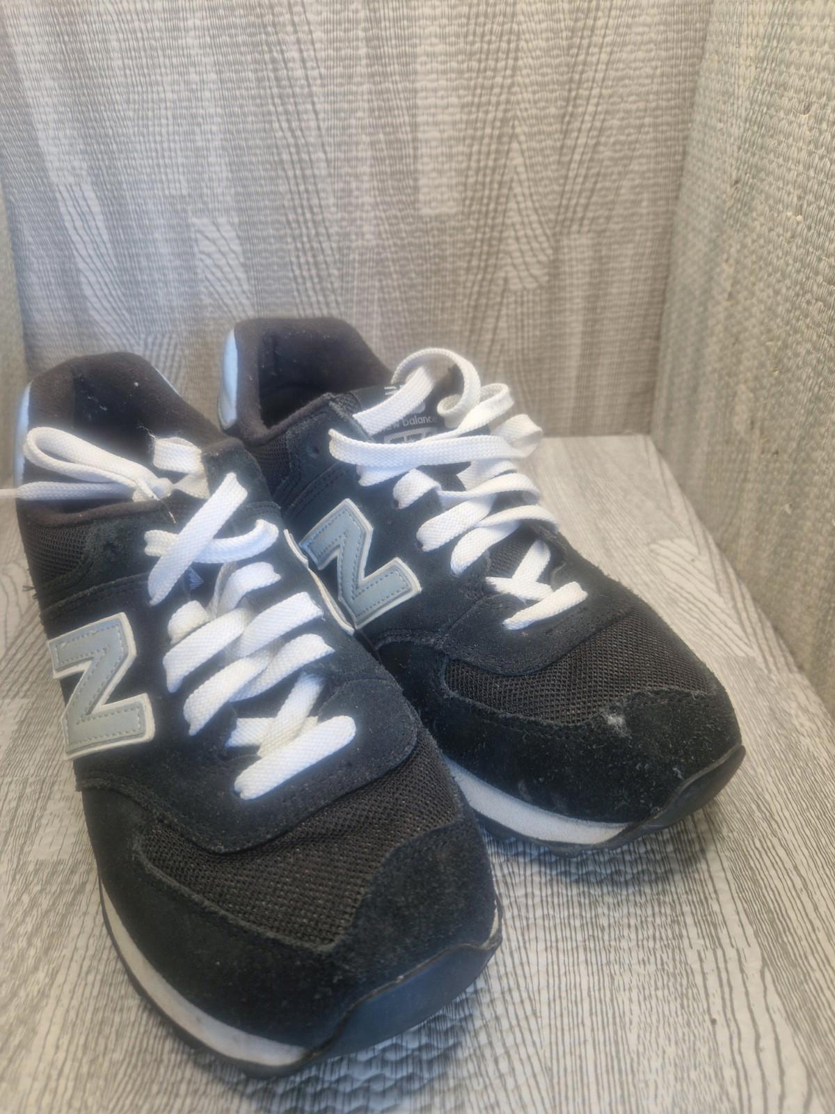New Balance  574  Black Silver White Colourway Ladies Trainers Uk Size 5 Gc