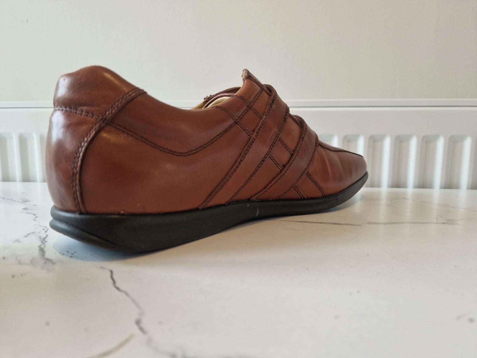 Clarks Brown Leather Slip On  Shoes/trainers  Ex Shop Display Unboxed Uk Size 11