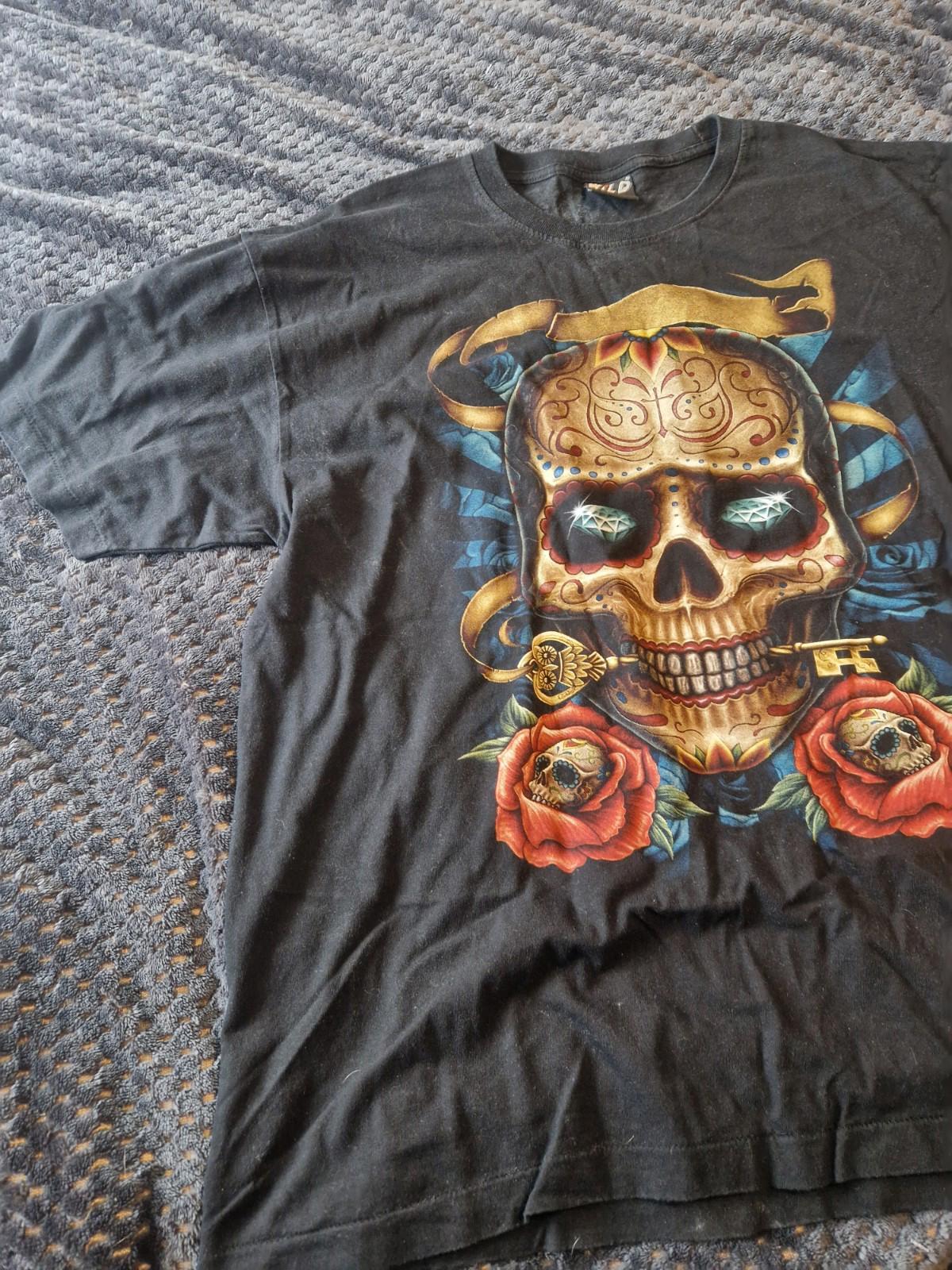 Skull Rock Band Graphic T-shirt  Front & Back Hit Uk Size Xl On A Wild Tag